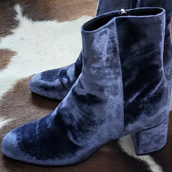 M. Gemi Blue Velvet Booties The Corsa Made in Italy 36 1/2   NWOB - Picture 9 of 15